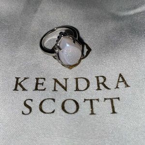 Kendra Scott tear drop ring size 5